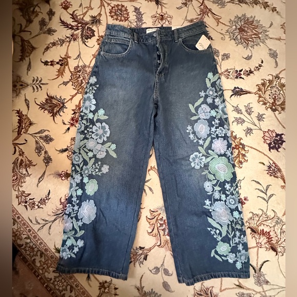 We the free Floral Embroidered Blue Jeans π¬π«π¬ - Picture 15 of 16